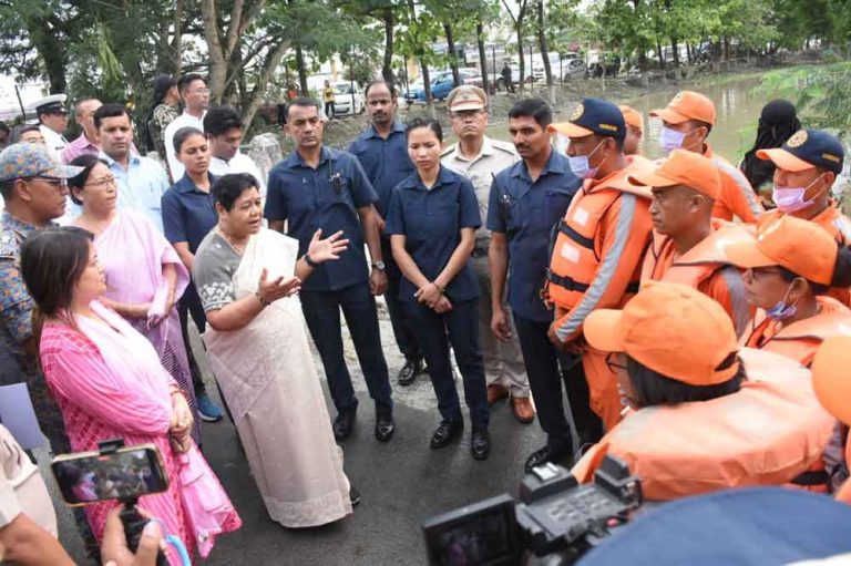 Governor assures assistance to flood affected people | Pothashang News